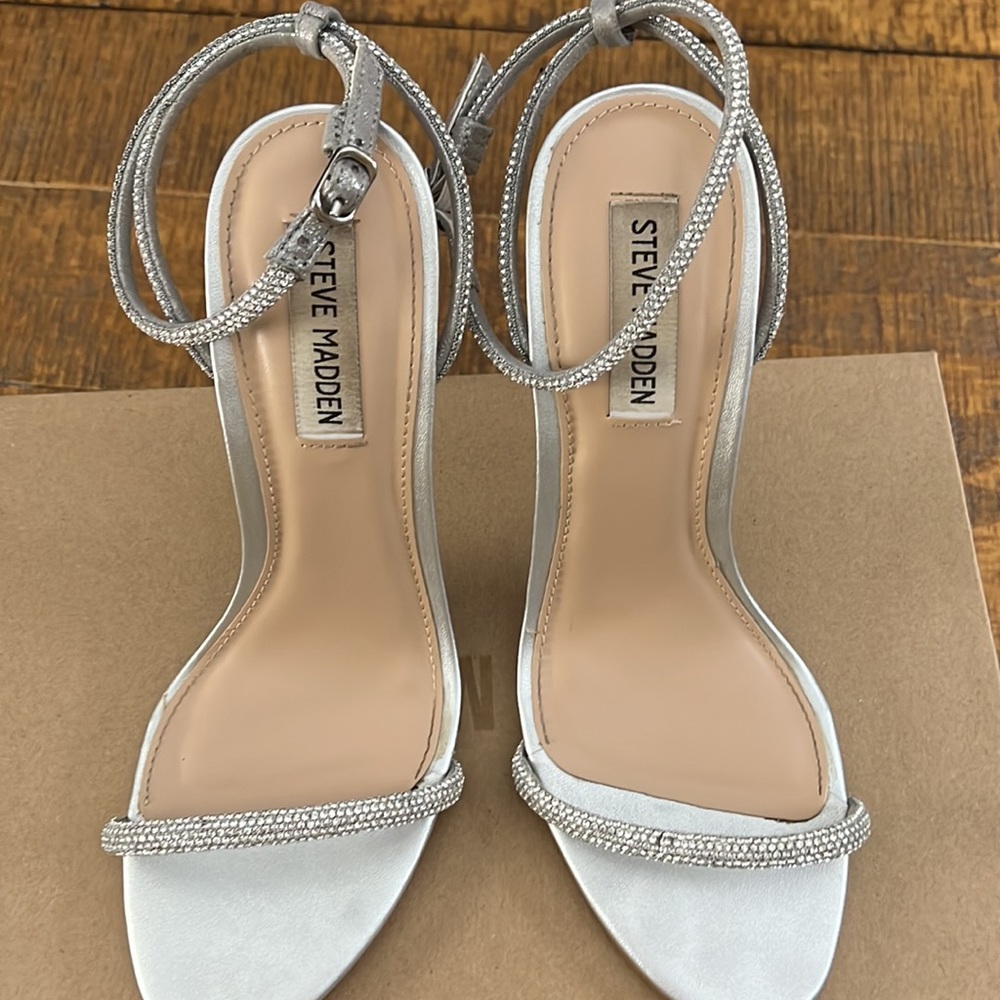 Steve Madden Breslin silver strap heels size 8 1/2